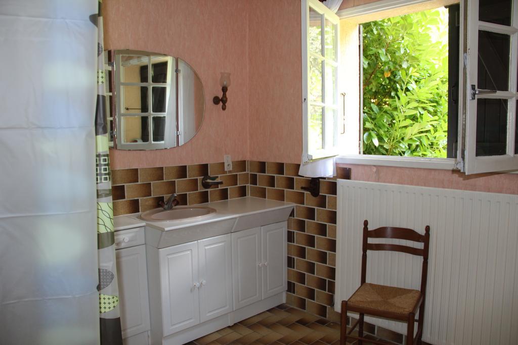 Holiday home Maison de la litiére Pugny-Chatenod Habitación foto